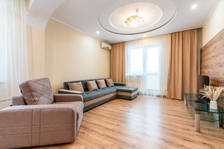 3-комн рядом с MEGA просторный минимализм 6 чел - B&B Almaty