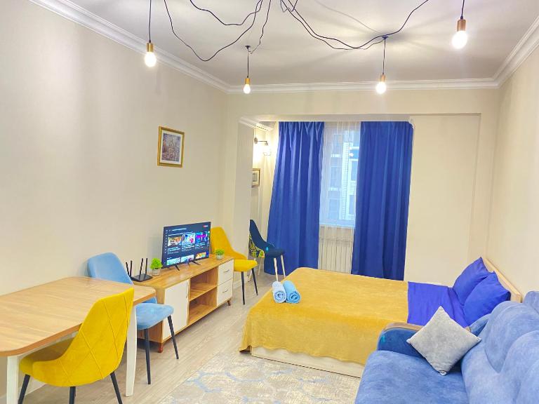 Студия у озера в живописном месте - B&B Almatý