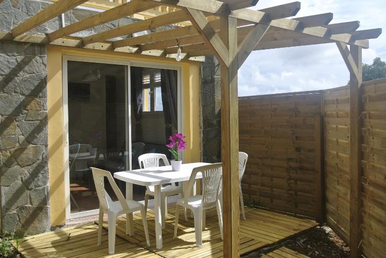 Joli T2 au calme vue mer avec grande piscine - B&B Le François