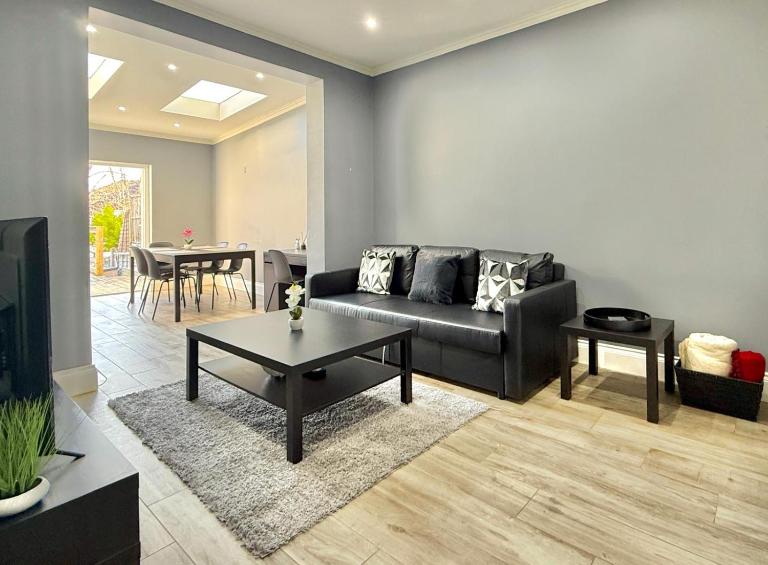 Charming 2 bedroom with a huge Garden - B&B Hendon