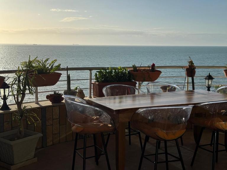 Seaview Penthouse - B&B Durrës