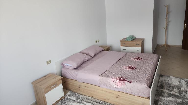 A-Tirana Apartment Bus Terminal - B&B Kashar
