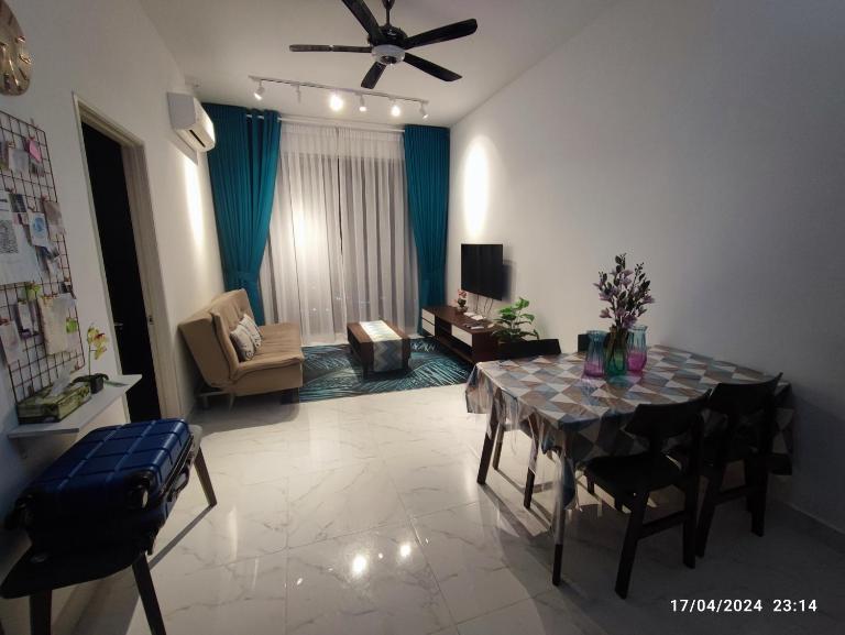 Troika Residence Studio, Kota Bharu by MYRAH - Chambres d'hôtes Kota Bahru