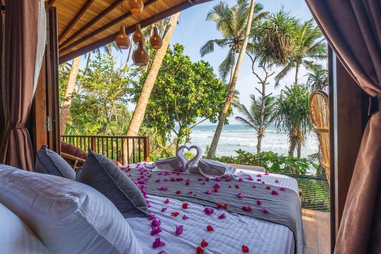 See More Beach Ocean Cliff Villa - B&B Matara