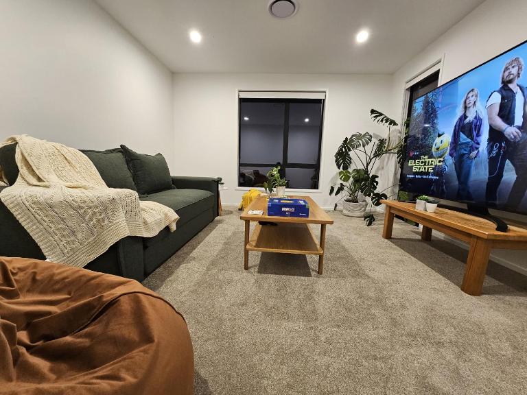 The Family home, Game Zone & Outdoor Fireplace- Sleeps 10 - B&B New Plymouth