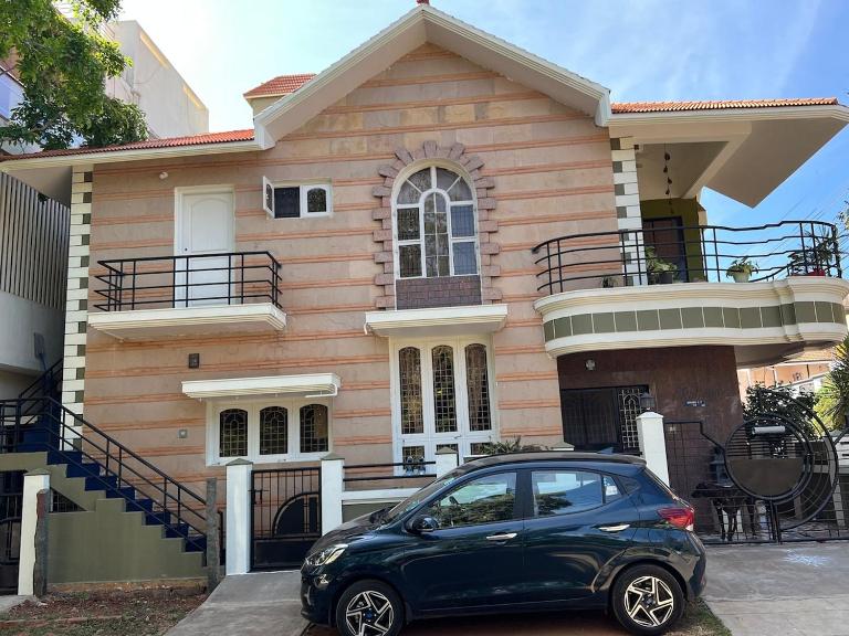 Akshaya - Charming 2BHK apartment with scenic view - B&B Mysuru