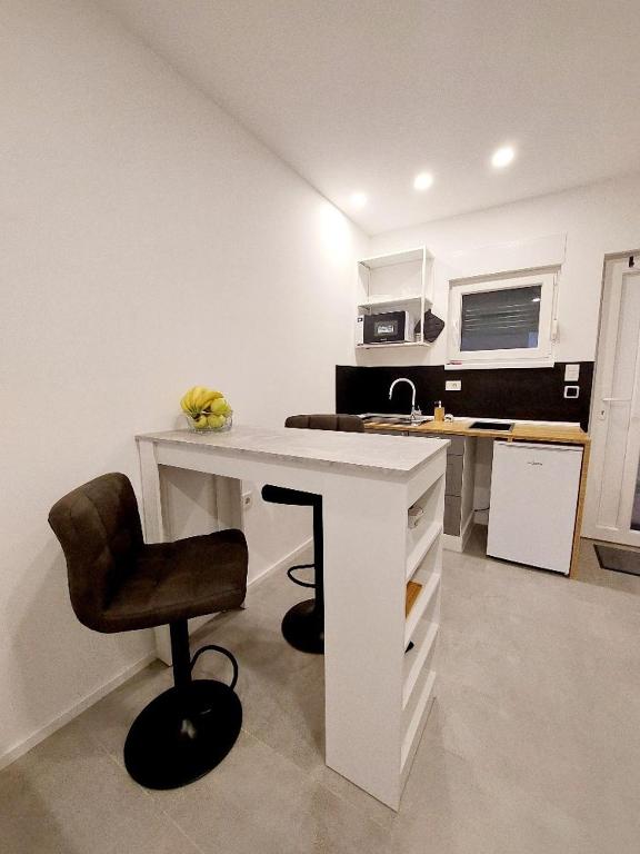 STUDIO APARTMAN AP2 19m2 , prizemlje - free parking - B&B Zagabria