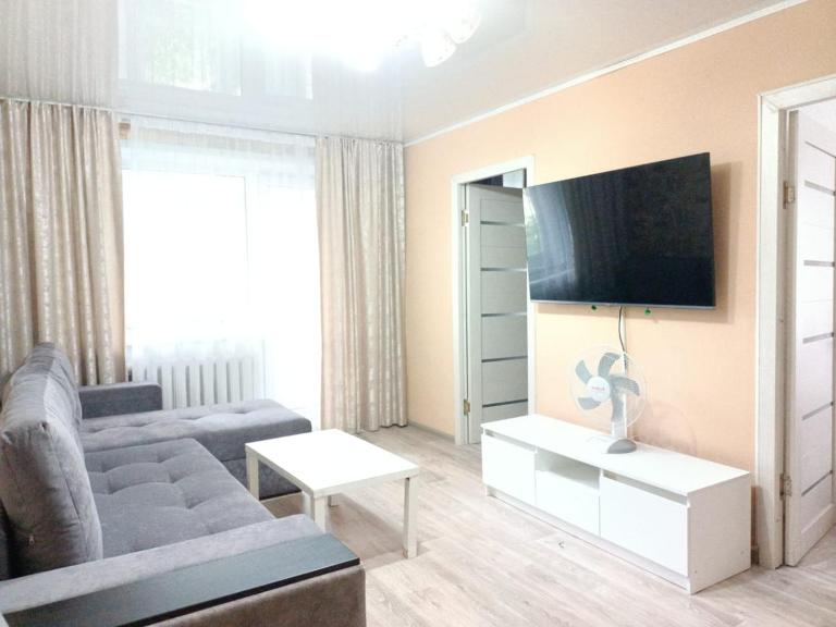 Уютная 3х комнатная квартира в центре - B&B Karagandy