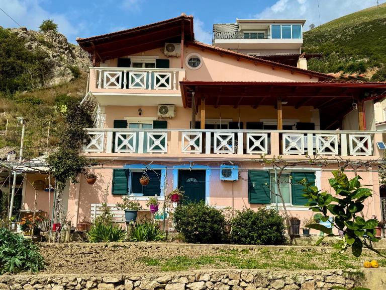 VILLA NEFELI - B&B Piqeras