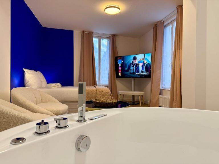 P20 clim jacuzzi proche centre - B&B Nancy