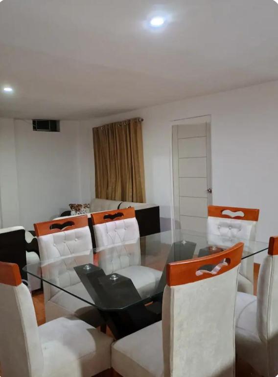 Departamento Acogedor en Surco - Bed and Breakfast Lima