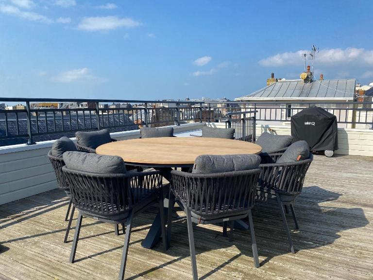 Terrasse plein soleil hypercentre Trouville-sur-Mer - B&B Trouville-sur-Mer