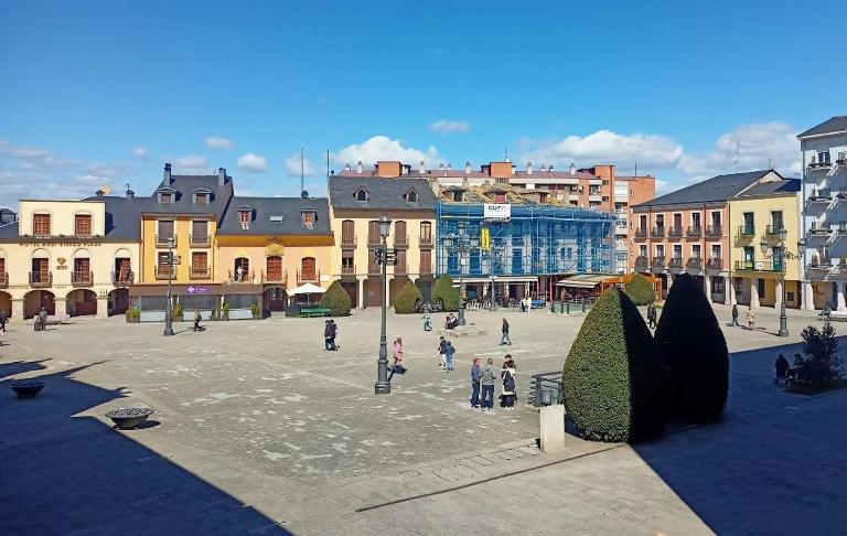 APARTAMENTO TURISTICO PLAZA DEL AYUNTAMIENTO - Chambres d'hôtes Ponferrada