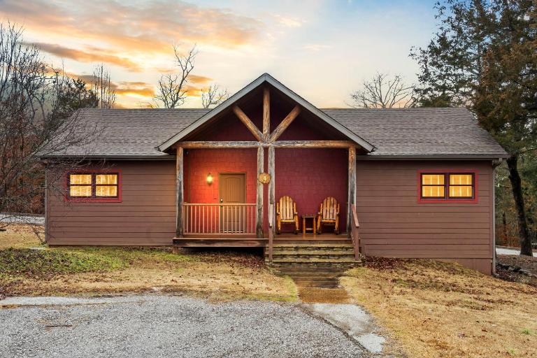 Serendipity Cabin - Bed and Breakfast Branson