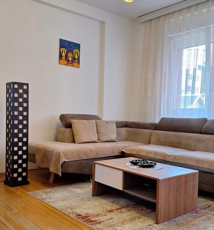 Morina Apartment Prishtina - Bed and Breakfast Pristina