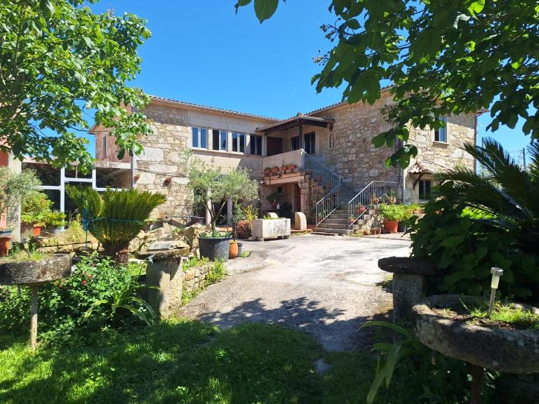 Quinta das Carvalhas - Bed and Breakfast Neiva