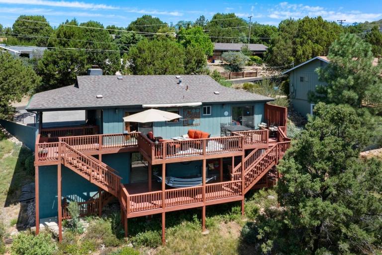 Pine Nest Retreat Saloon and Scenic Views - B&B Prescott