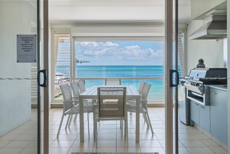 Deep Blue Apartment 8 - B&B Tangalooma