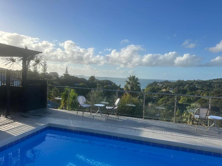 Privately Owned Unit at Waiheke Island Resort - B&B Palm Beach