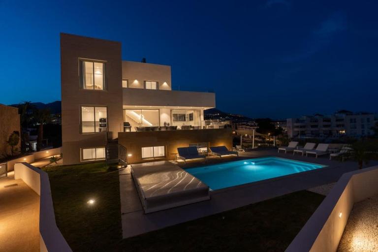 Villa Palm Beach - Incredible villa with 5 rooms, amazing sea view and private pool - B&B Fuengirola