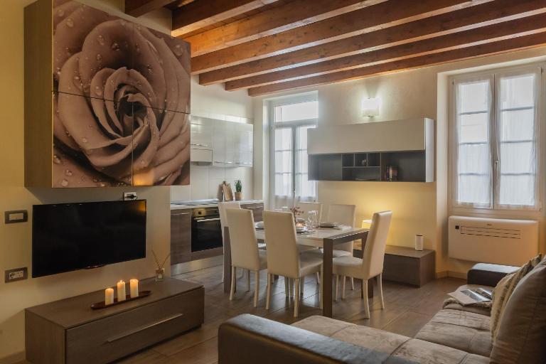 Domus in Como by Rent All Como - B&B Como