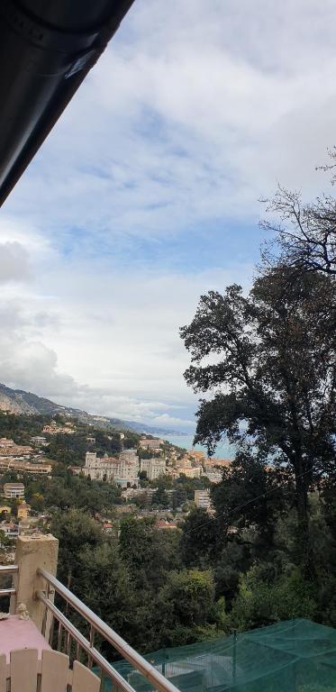 Mini Chalet Nature proche mer à Menton - B&B Menton