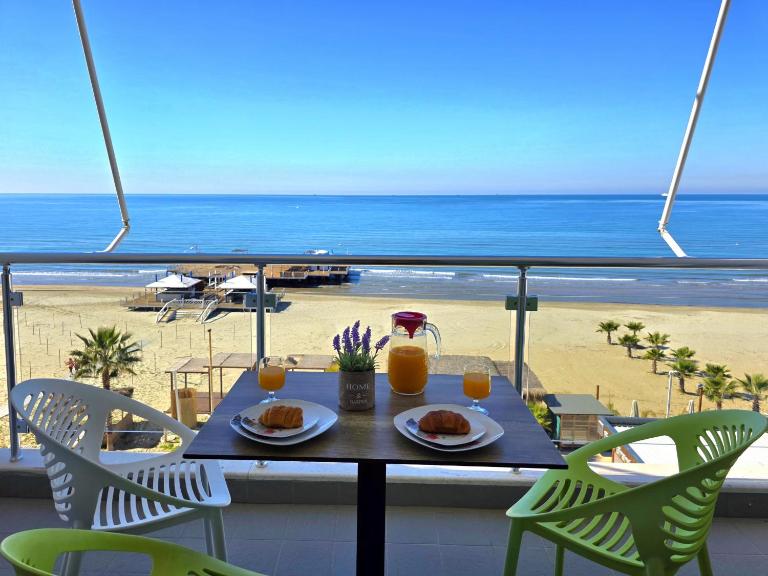 Brisa del Mar Beachfront Apartments - Ferienwohnung Durrës
