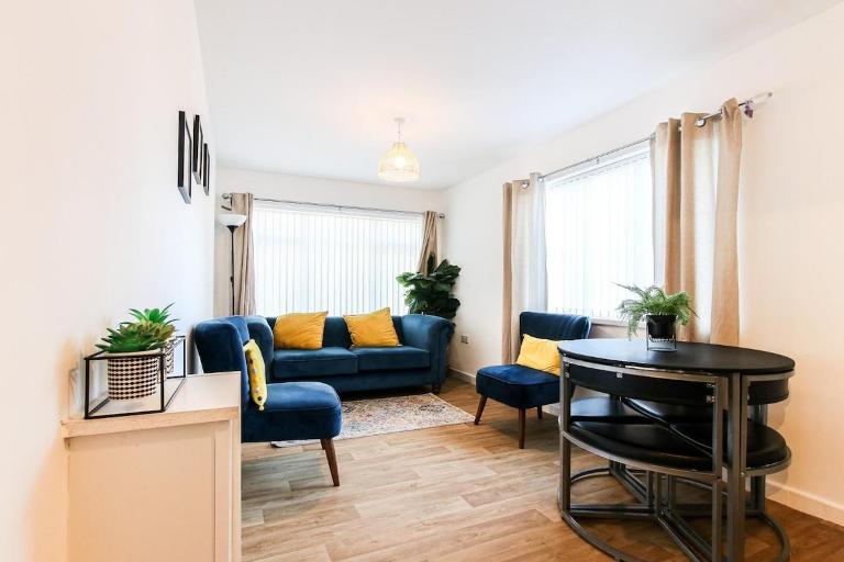 Stylish 6 Bed Detached House - Bed and Breakfast Forest Hall