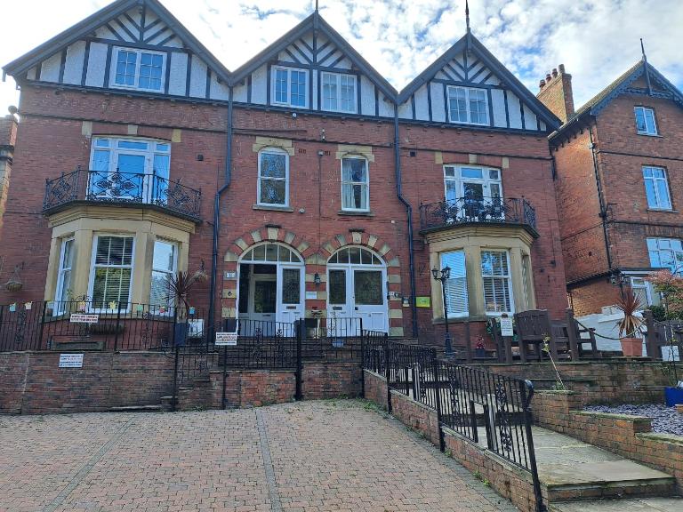 Aaron Accommodation - Ferienwohnung Whitby