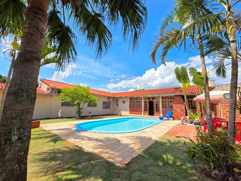 Casa 3 suítes 5km das Cataratas - Bed and Breakfast Foz do Iguaçu