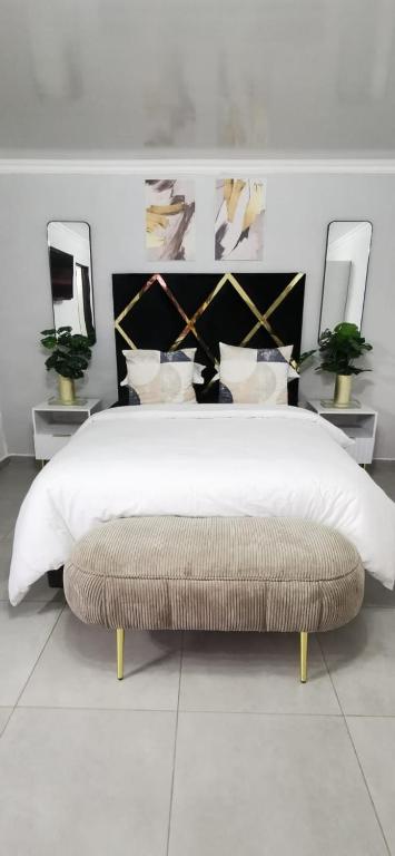 Entire Self-Catering Apartment in Silverfields - B&B Krugersdorp