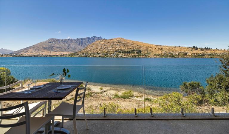 Amazing Lakeside Apartment - Chambres d'hôtes Queenstown