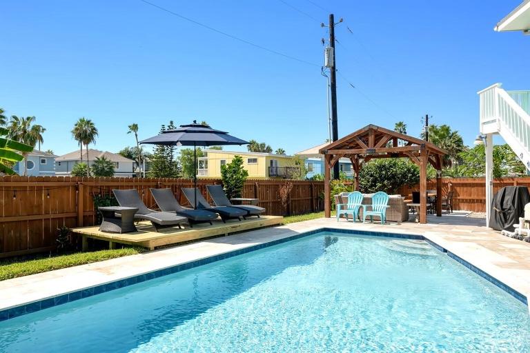 South Padre Haven Heated Pool Firepit Pool Table Games Early Checkin - B&B South Padre Island