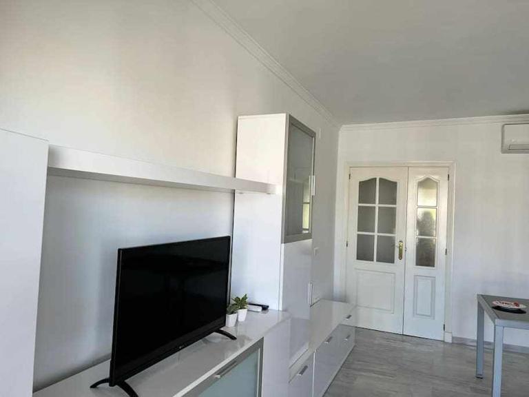 1 rooms con garaje frente Puerto Estepona - B&B Estepona