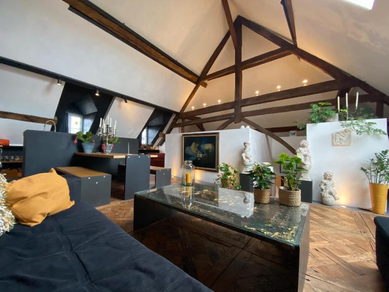 The Castle Loft - Pascal's Angels - B&B Clemency