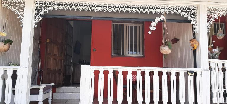 Appartement LETCHIS MANGUE - Ferienwohnung Saint-Gilles les Bains