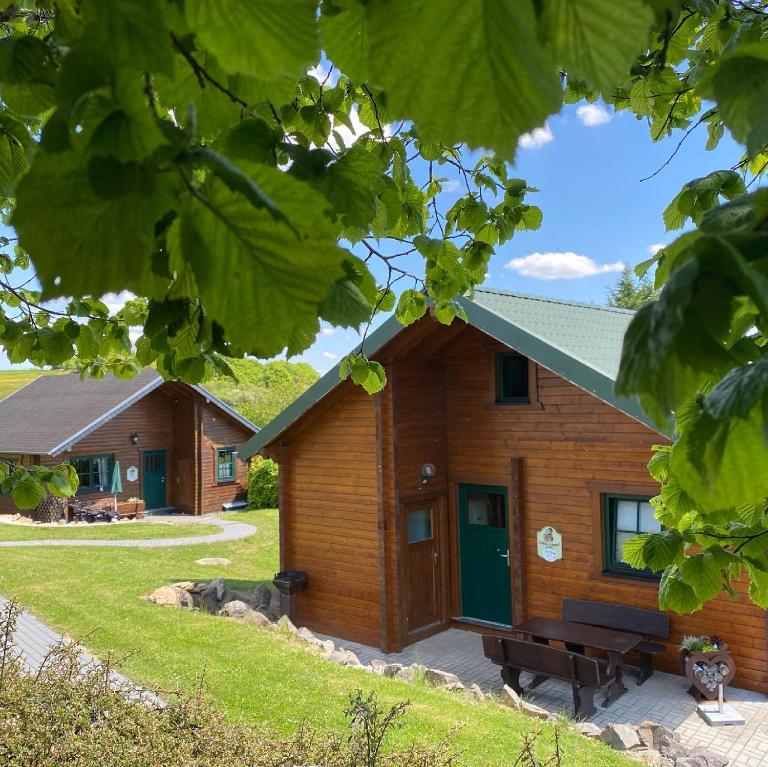 Holzhaus Lehrer Lämpel mit Aussensauna - B&B Esch
