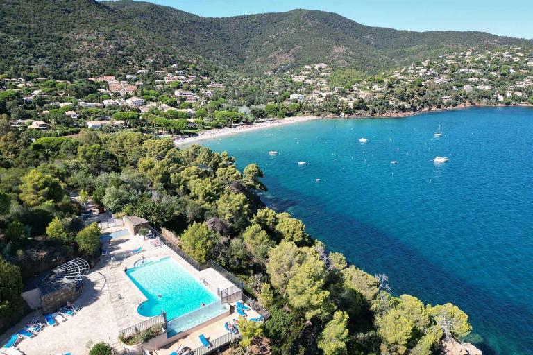 T2 with Sea View - Domaine de la Pinède - Heated Pool - B&B Le Lavandou