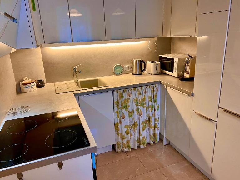 Steyr Mitte 2 Schlafzimmer Apartment ruhig mit Carport und Garten - B&B Steyr
