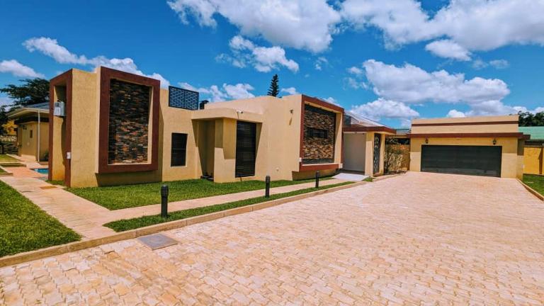 Hilltop Executive Lodge - B&B Lilongwe