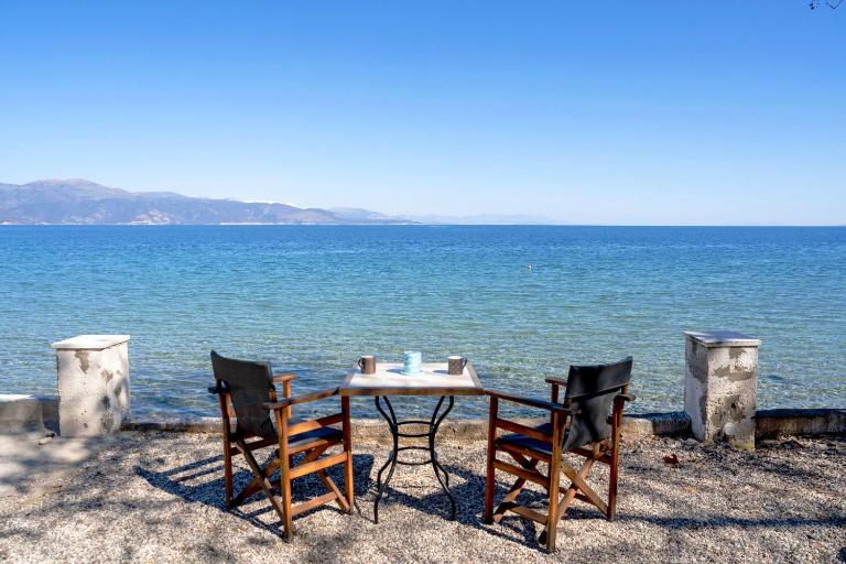 The Greek Getaway - Bed and Breakfast Lóngos