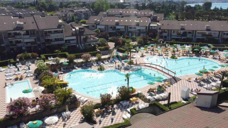 Talla Apartment with 3 bedrooms and garage - Bed and Breakfast Desenzano del Garda