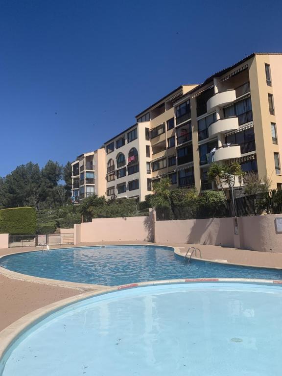 Studio "Un jardin d'azur" avec Piscine de mai à septembre - Chambres d'hôtes Six-Fours-les-Plages
