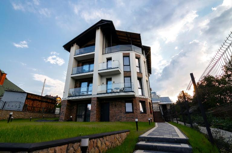 Elysium House - Ferienwohnung Truskawez