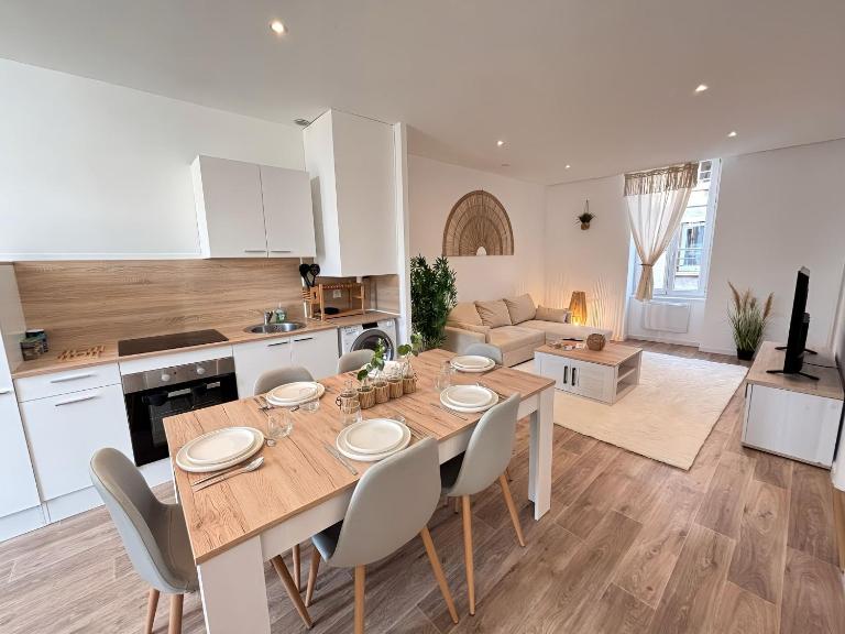 Chaleureuse convivialité à partager - B&B Roanne
