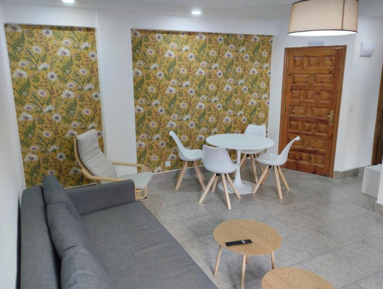 Céntrico y equipado apartamento - B&B Sabiñánigo