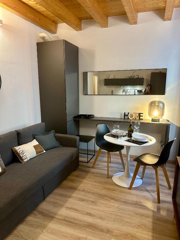 In CITY CENTER with PATIO - B&B Como