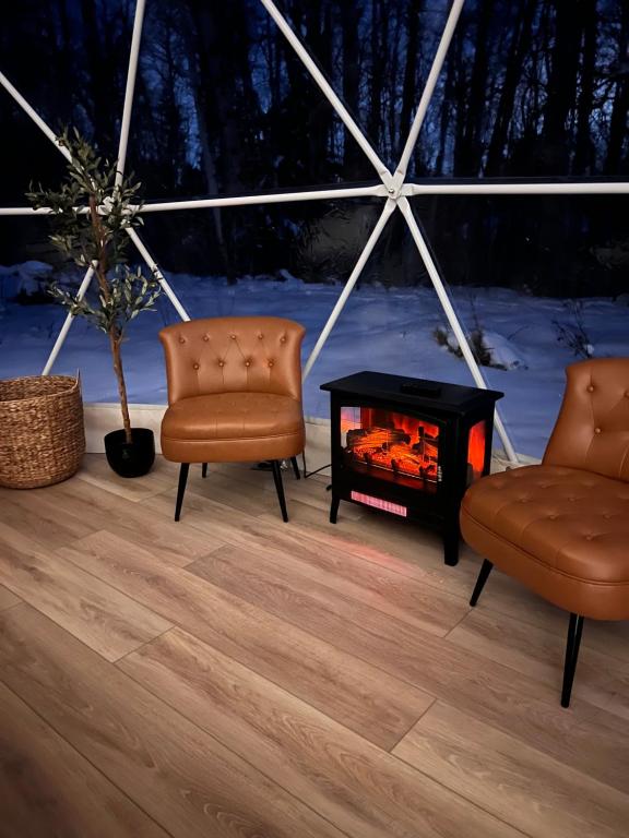 Experience Luxury Glamping at Ravines Edge Geo Glamping - Chambres d'hôtes Devon