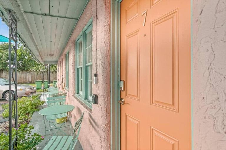 Dive into the 50s- Restored Motel in St Augustine - Chambres d'hôtes Saint Augustine