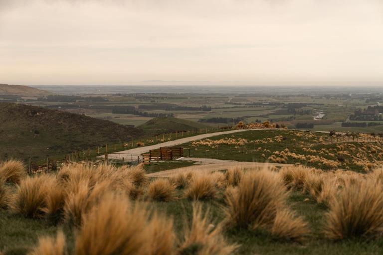 Snowgrass Hut - Above & Beyond - B&B Mount Somers